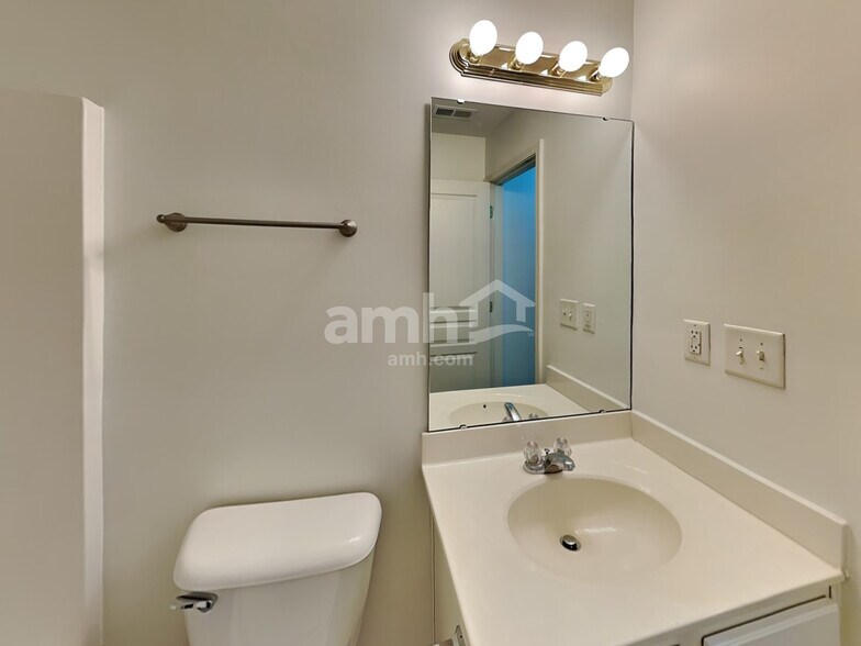 Building Photo - 10929 Shelly Renee Dr