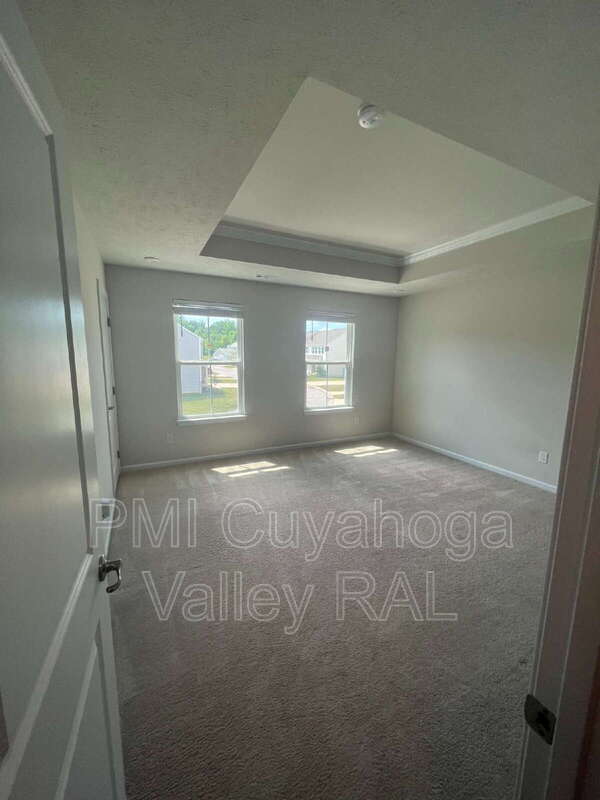 Building Photo - 1161 Meadow Run