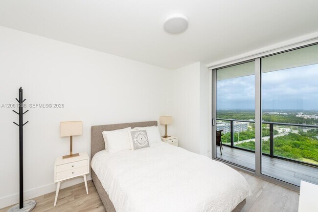 Building Photo - 16385 Biscayne Blvd