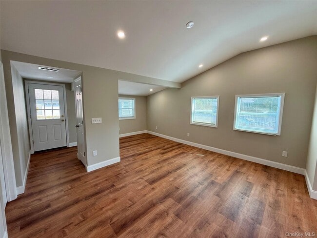 Building Photo - 5 Schradin Hill