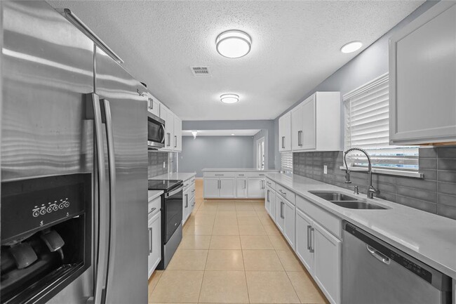 Building Photo - 12735 Memorial Dr