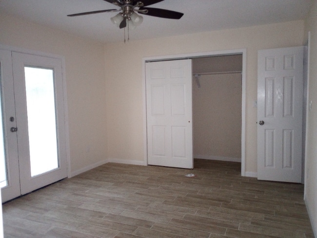 Building Photo - 719 Stansel Dr