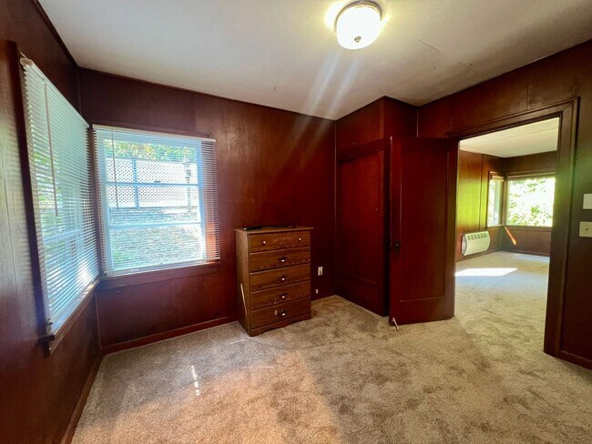 Building Photo - 531 77th Way NE