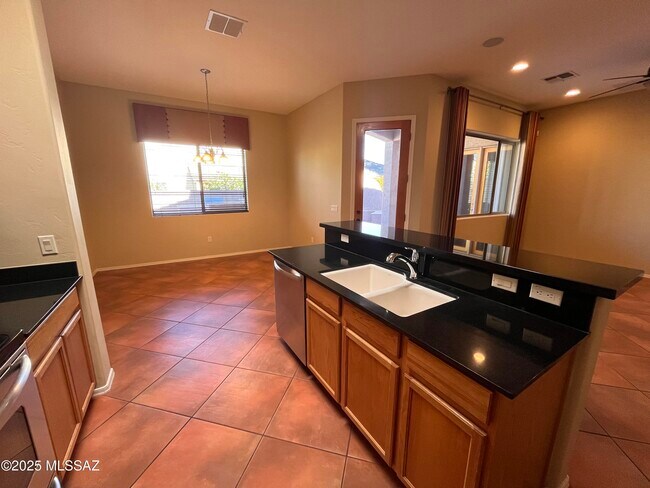 Building Photo - 13451 E Ace High Dr