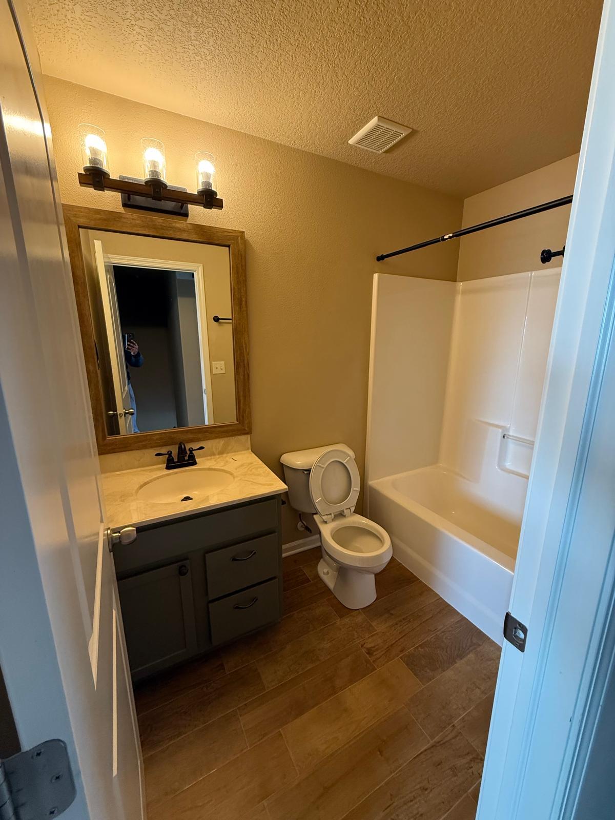 Building Photo - 495 SE Sagewood Cir