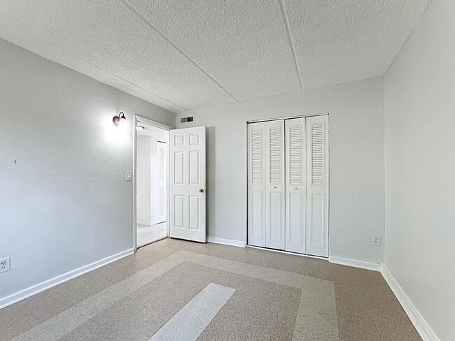 Building Photo - 694 Michigan Ct