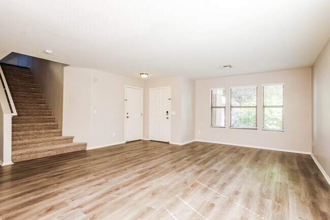 Building Photo - 4614 N 92nd Ln