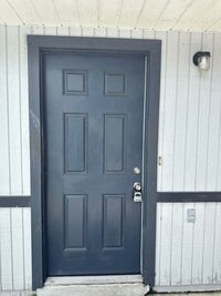 Building Photo - *** Owner Sold***JCR1 - 2040 All Units