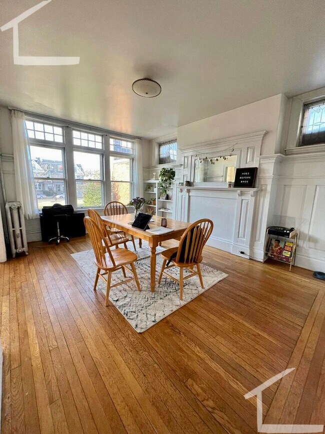 Building Photo - Nice 3 bed plus office in Brookline