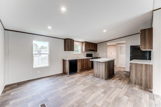 Building Photo - 5055 County Rd 3540