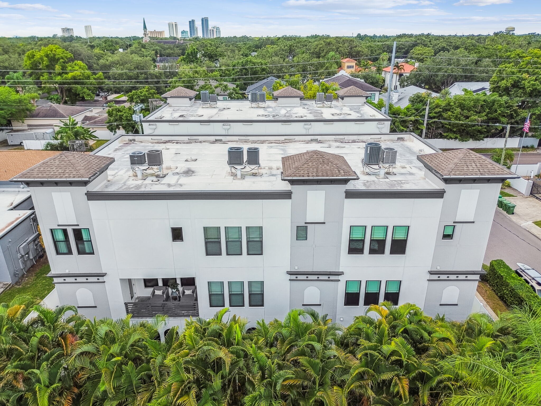 Building Photo - 622 S Matanzas Ave