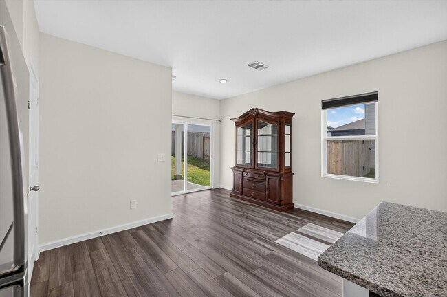 Building Photo - 31318 Gayle Prairie Oaks St