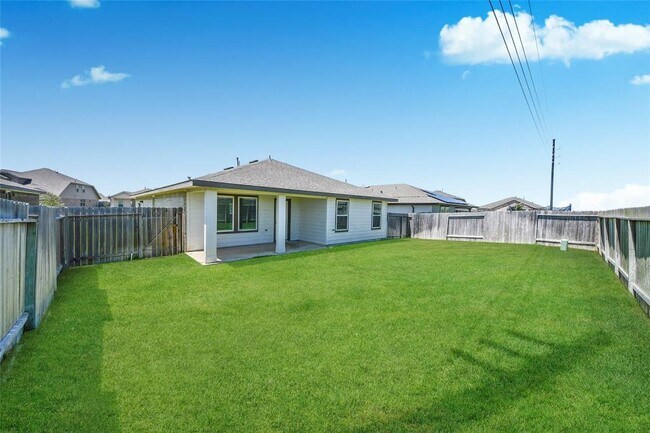 Building Photo - 14734 Sweetwater Dr