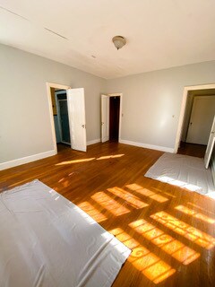 Building Photo - 207 E 51st St