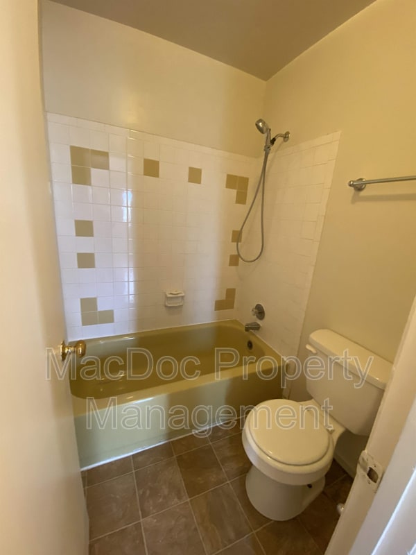 Building Photo - 2331 McClellan Ct