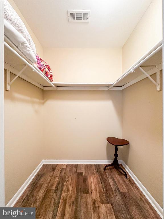 Building Photo - 15 Scotch Pine Dr