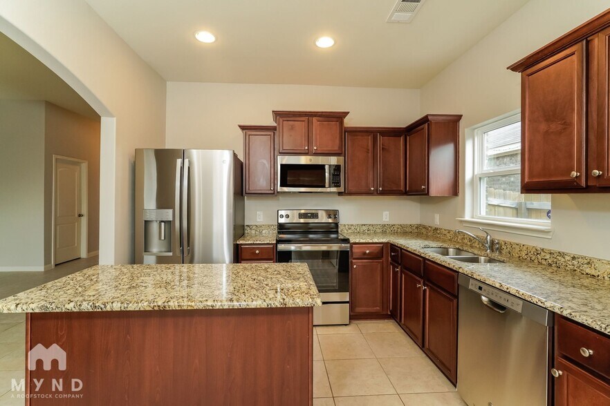 Building Photo - 13624 Founders Ln