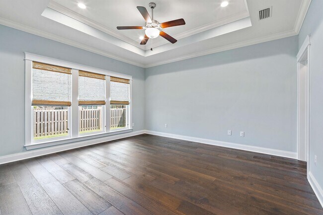 Building Photo - 925 Charleston Loop