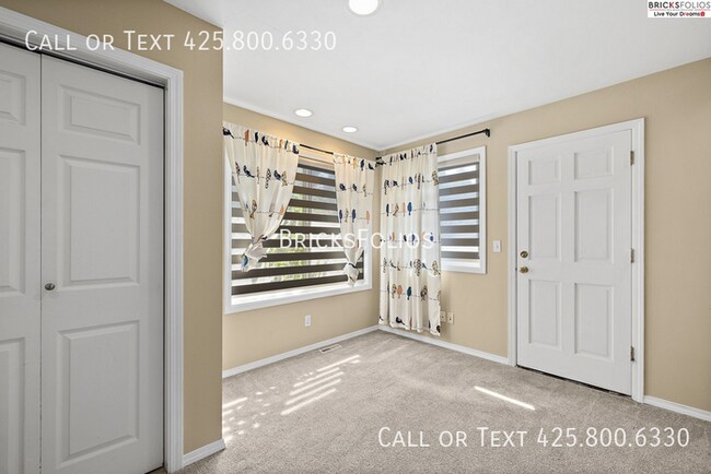 Building Photo - Luxurious 5-bedroom home in Sammamish with...