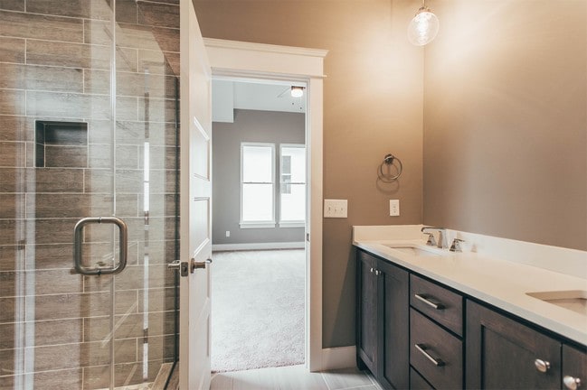 Building Photo - 2134 15th Ave N