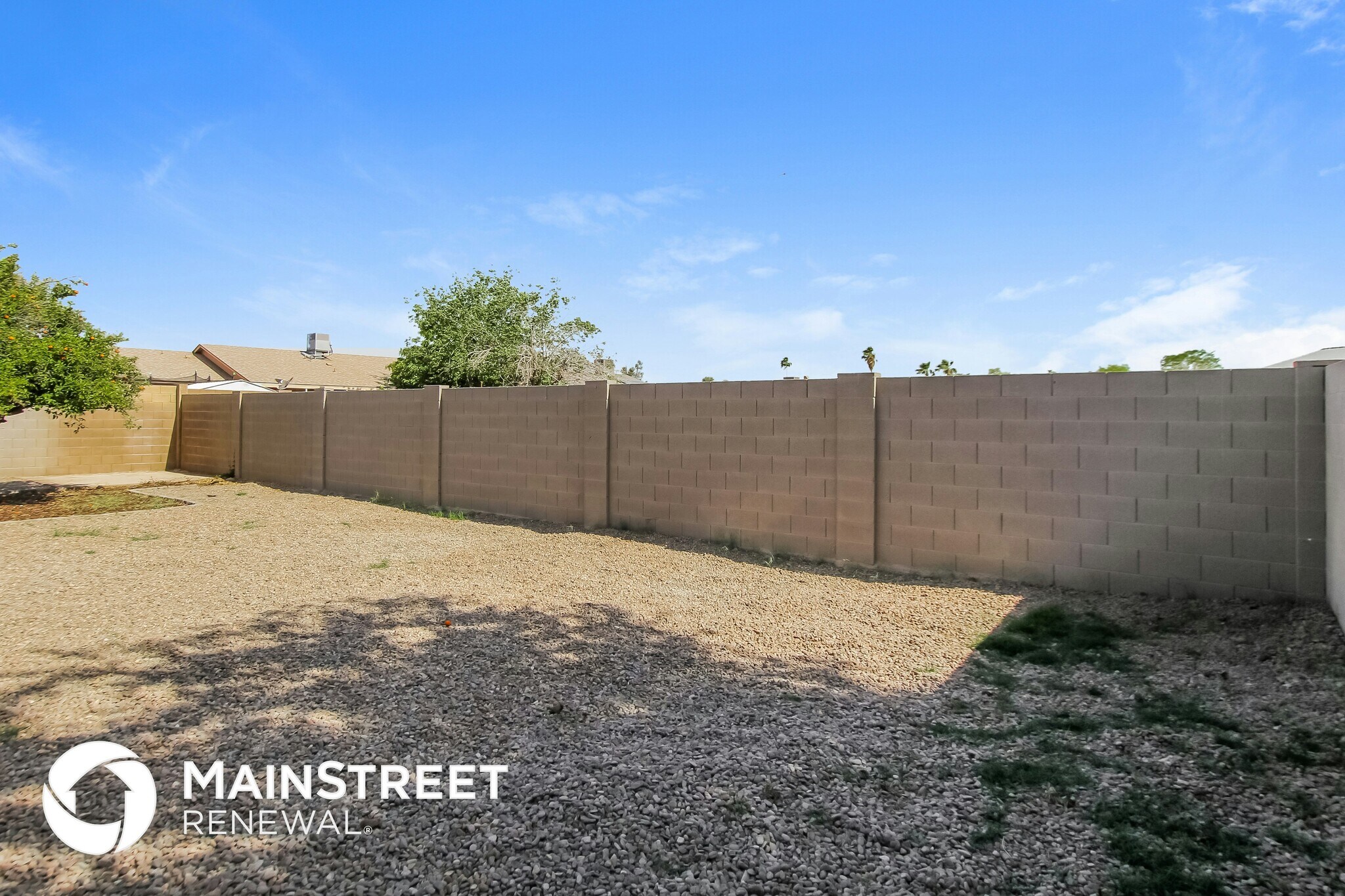 Building Photo - 6515 W Sunnyside Dr