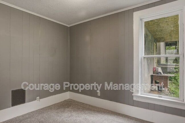 Building Photo - 291 Sunset Dr