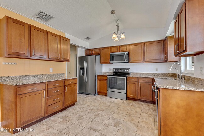 Building Photo - 10654 Casa Grande Dr