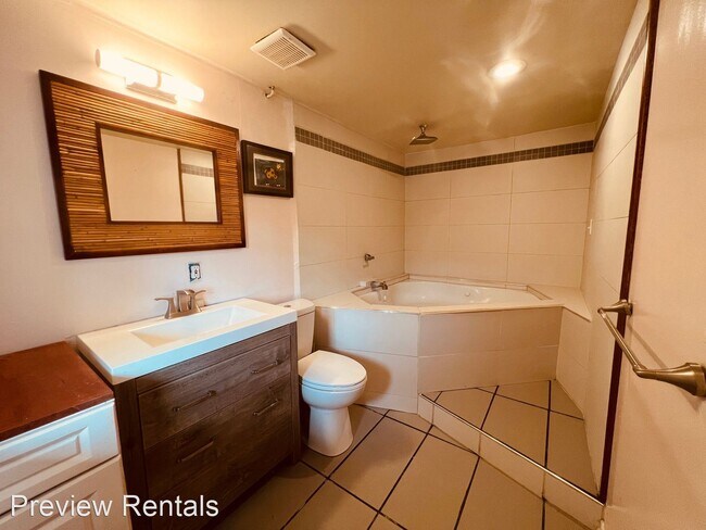 Building Photo - 2 br, 1 bath House - 23871 N. Westview Rd