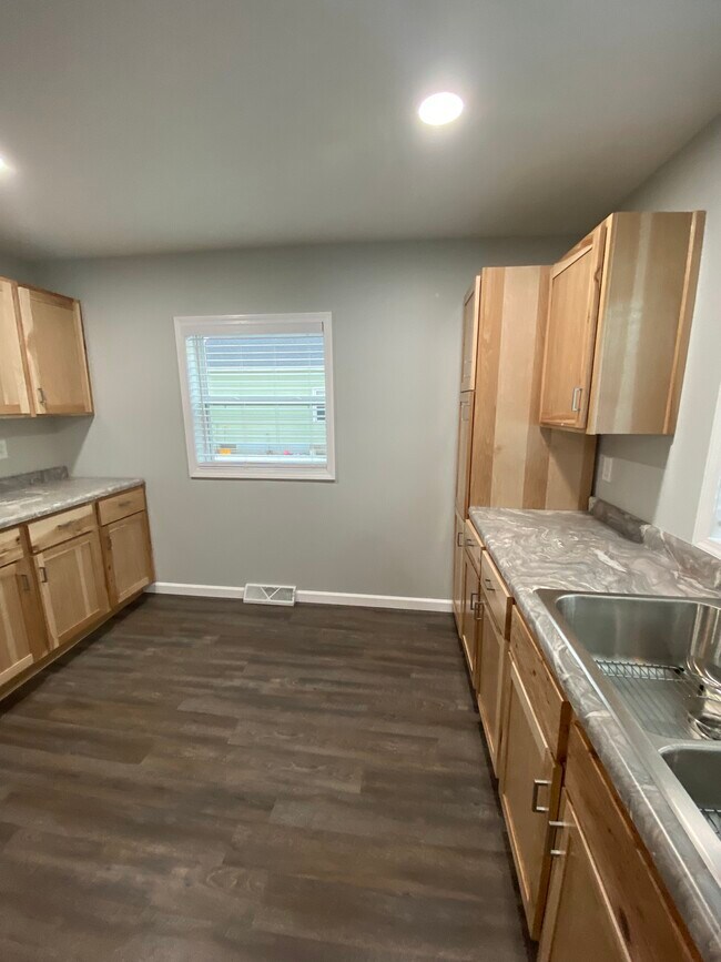 Building Photo - 231 S Port Crescent St