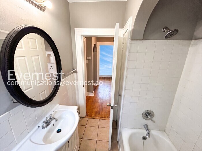 Building Photo - 5932 Floy Ave