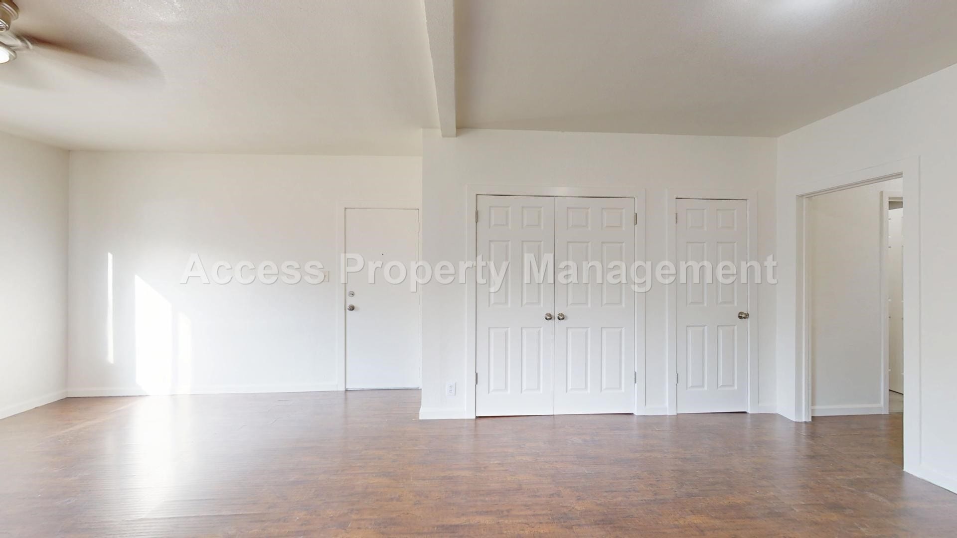 Building Photo - 21 E Walnut St