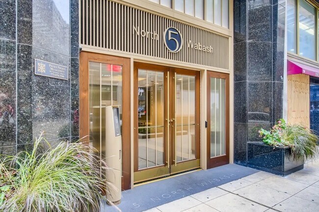 Building Photo - 5 N Wabash Ave