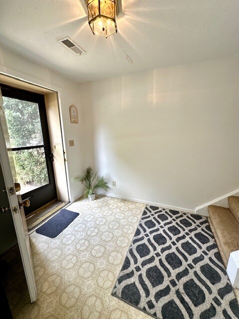 Building Photo - 7351 Beacon Hill Dr