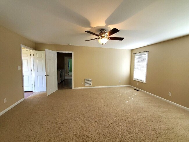 Building Photo - You have to see this beauty!