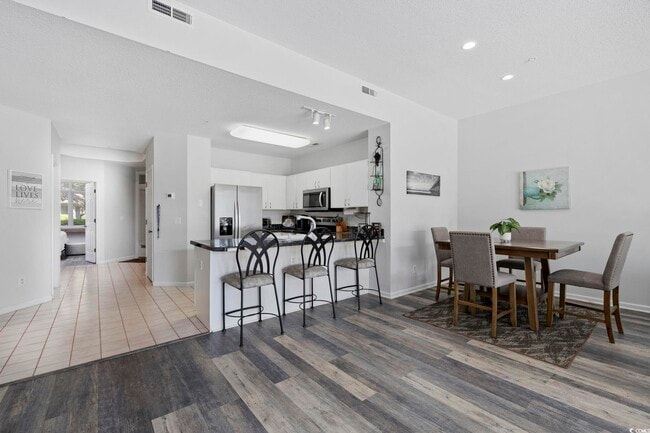 Building Photo - 1221 Tidewater Dr