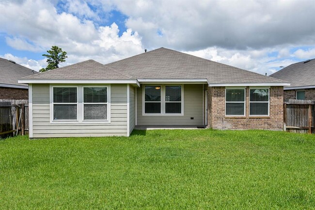 Building Photo - 16035 Dehay Ln