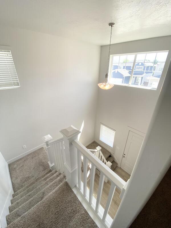 Building Photo - 521 N 20 W