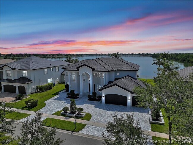 Building Photo - 4707 SW 195th Terrace