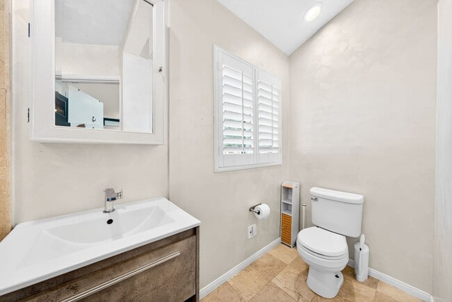 Building Photo - 6257 Bluebell Ave