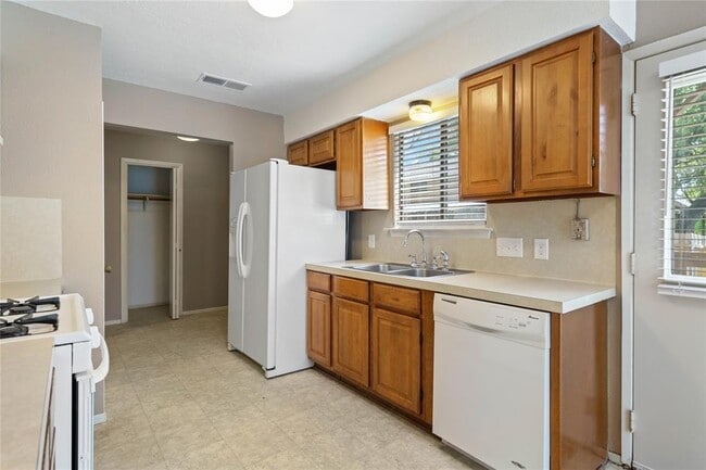 Building Photo - 8005 Hood Cir