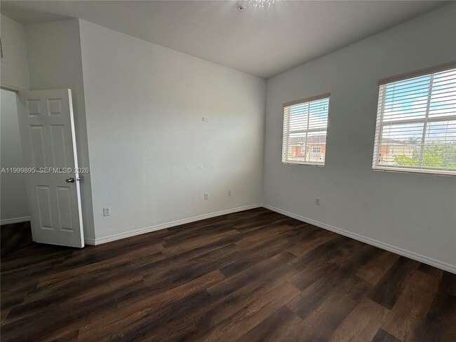 Building Photo - 8800 NW 107 Ct