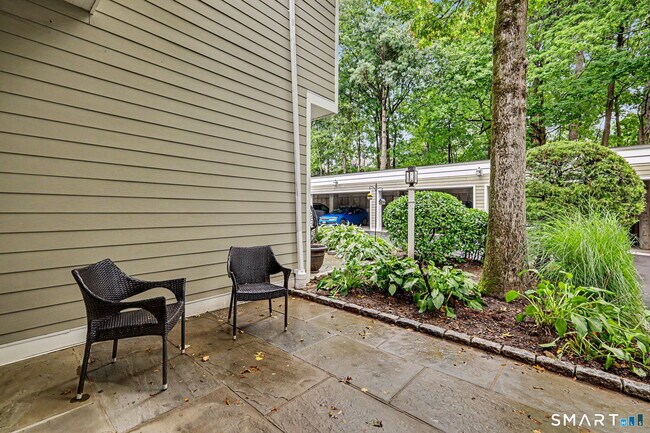 Building Photo - 333 Palmer Hill Rd