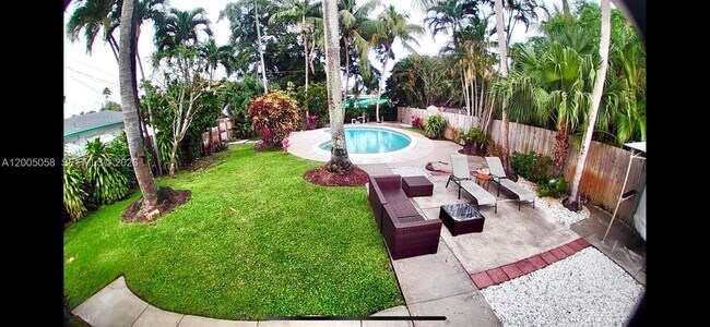 Building Photo - 2911 Monroe St