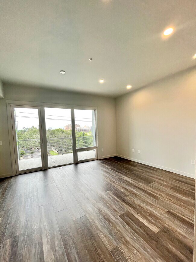 Building Photo - 4004 Banister Ln