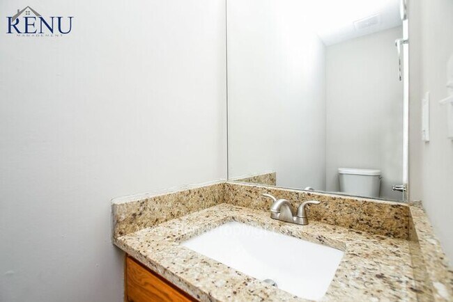 Building Photo - Now available 3 bedrooms 2.5 baths