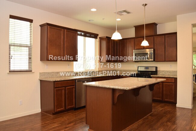 Building Photo - Gated West Roseville Spacious 4 Bed 3 Bath