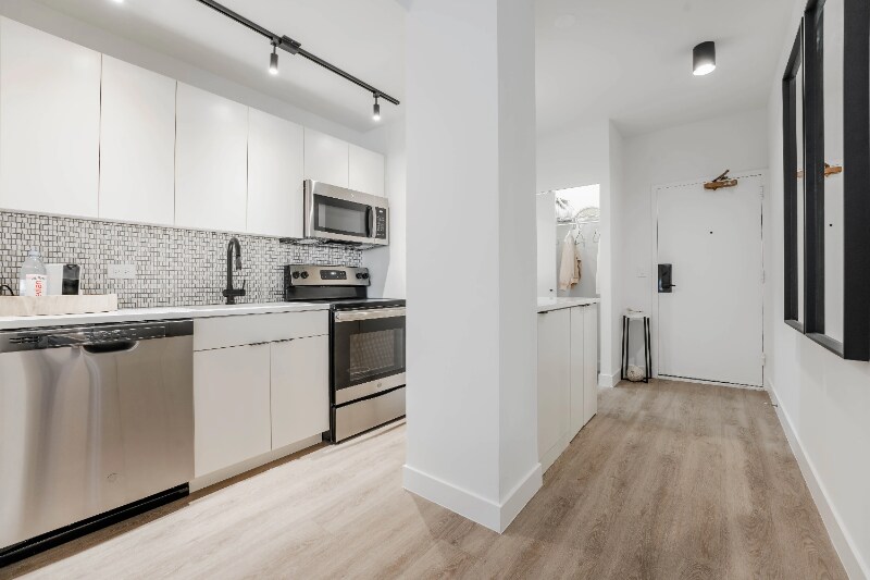 Building Photo - 31 E Chestnut St