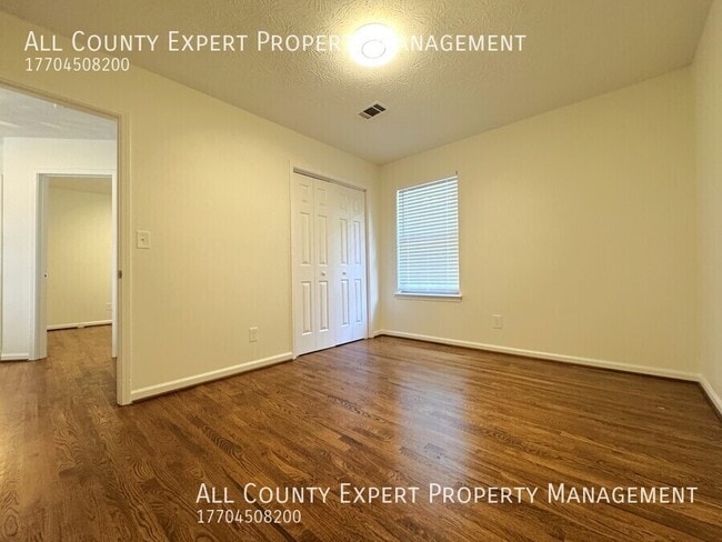 Building Photo - 2290 Honeycomb Ct