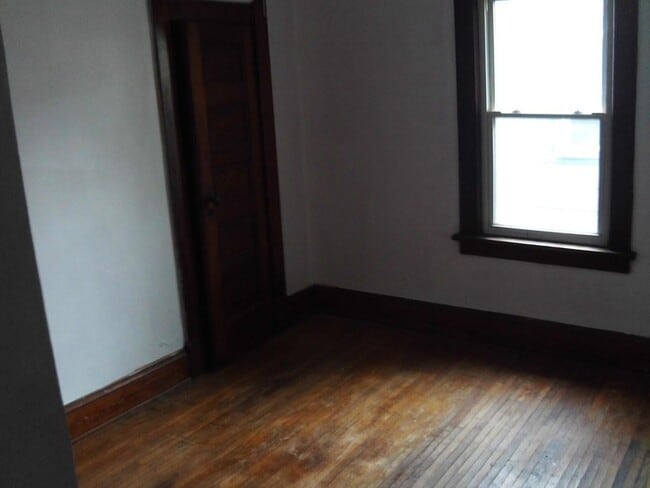 Building Photo - 1517 Lincoln Ave