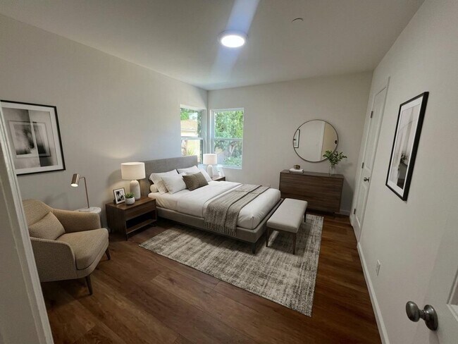 Building Photo - 6557 McLennan Ave